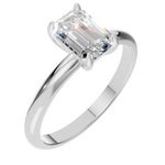Load image into Gallery viewer, Emerald Essence Solitaire Ring